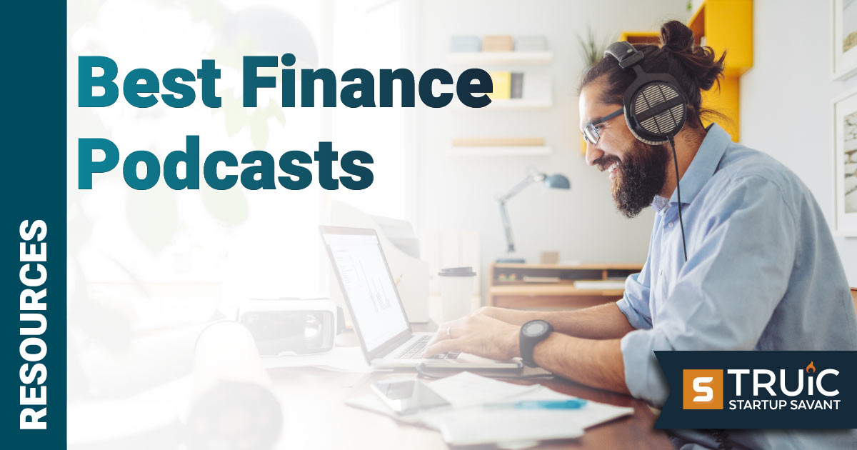 Man listening to finance podcast at his laptop.